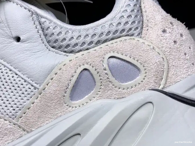 v2 Yeezy Adidas Salt 700 Boost EG7487 0704